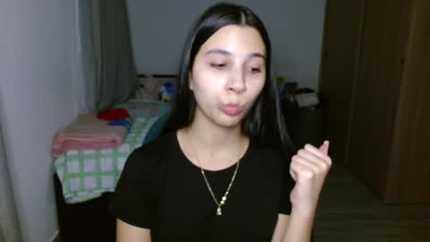 Mia online show from 09-22-25, 03:41