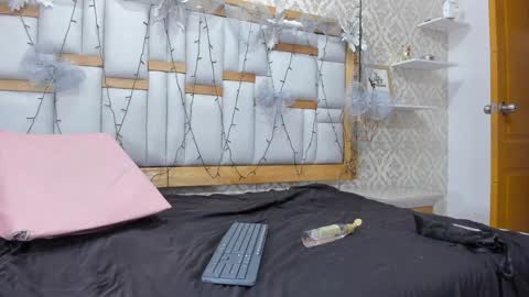 mia__megan online show from 01-04-25, 05:58