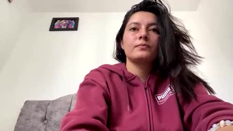 Snapshot of mia__robertss chatting on 11-17-25, 06:57 Mia online show from 11-17-25, 06:57