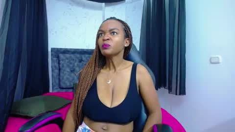 Snapshot of mia__thomson_ chatting on 01-16-26, 02:48 MIA online show from 01-16-26, 02:48