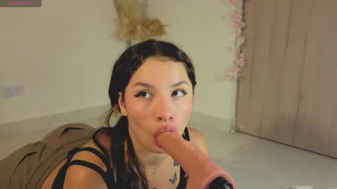 Snapshot of mia_adams66 chatting on 10-01-25, 11:22 Mia adams  online show from 10-01-25, 11:22