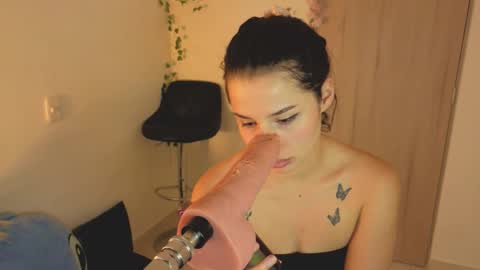 Snapshot of mia_adams66 chatting on 10-08-25, 02:42 Mia adams  online show from 10-08-25, 02:42