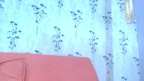 Mia  online show from 02-08-25, 06:12