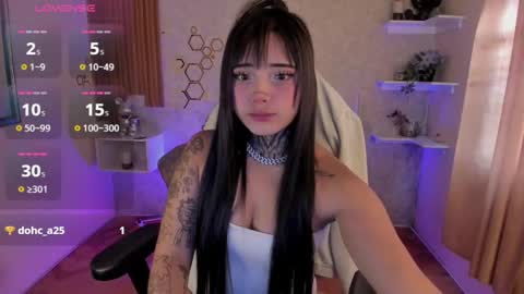 Mia online show from 09-19-25, 04:07