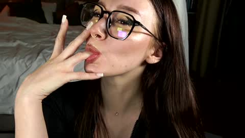 Mia and friends online show from 01-09-25, 02:07