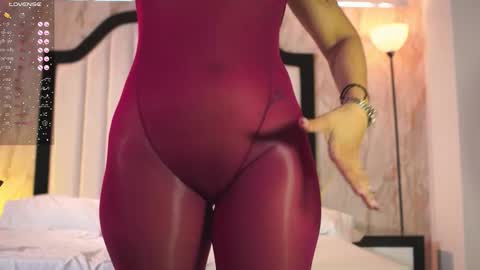 Snapshot of mia_coliin chatting on 02-02-26, 04:27 Anna online show from 02-02-26, 04:27