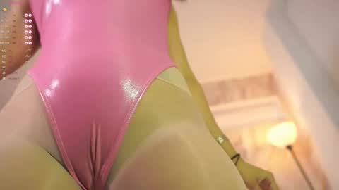 Snapshot of mia_coliin chatting on 02-15-26, 01:52 Anna online show from 02-15-26, 01:52