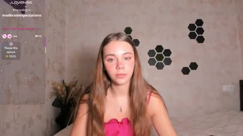 Mia  next stream Thursday 1400 UTC1 Friday 1400 UTC1 online show from 10-09-25, 02:04