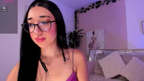 mia_corner online show from 11-28-25, 08:44