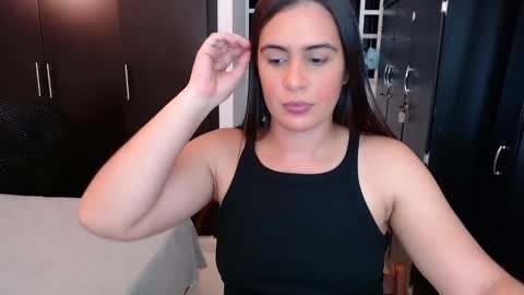 Mia online show from 12-29-24, 01:34