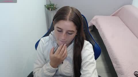 Mia online show from 02-25-26, 01:54