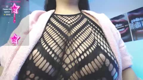 Mia online show from 09-27-25, 10:20