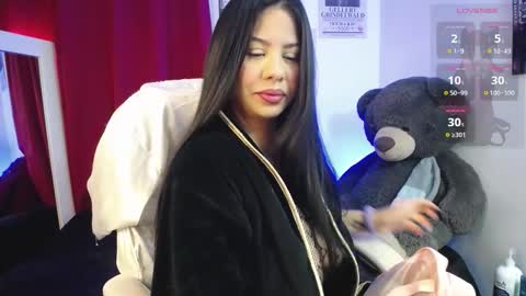 Mia online show from 11-03-25, 10:16