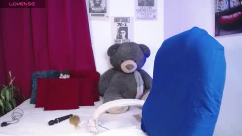 Mia online show from 02-04-26, 11:38