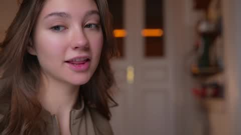 Snapshot of mia_dynasty chatting on 10-05-25, 04:27 Mia online show from 10-05-25, 04:27