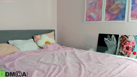 Mia online show from 11-27-25, 03:08