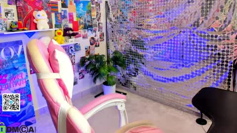 Mia online show from 04-06-26, 03:26