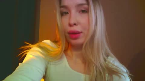 Snapshot of mia_fleur_ chatting on 12-14-24, 11:56 Mia online show from 12-14-24, 11:56