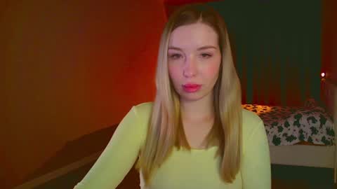 Snapshot of mia_fleur_ chatting on 02-09-25, 03:00 Mia online show from 02-09-25, 03:00