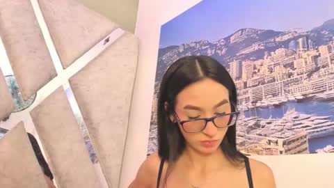 Snapshot of mia_fowler7 chatting on 10-09-25, 08:51 MIA online show from 10-09-25, 08:51