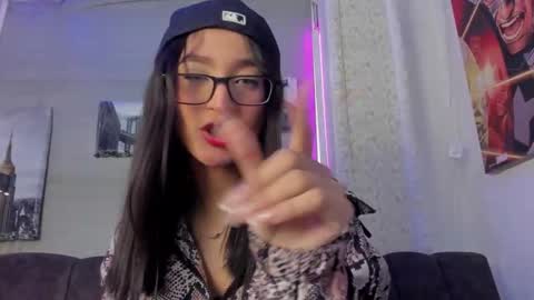 Snapshot of mia_fowler7 chatting on 10-16-25, 07:37 MIA online show from 10-16-25, 07:37