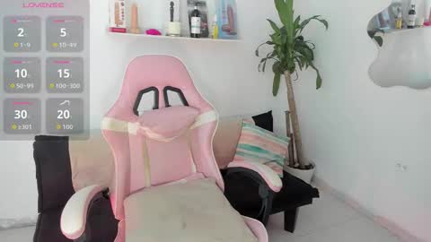 Mia online show from 01-11-26, 02:49