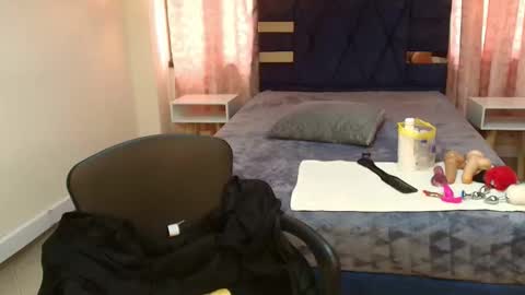  MIA HOLLY  online show from 10-18-25, 07:47