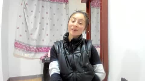 Snapshot of mia_kanee chatting on 12-11-24, 09:01 mia kaneee online show from 12-11-24, 09:01