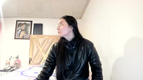 Snapshot of mia_kanee chatting on 09-17-25, 01:40 mia kaneee online show from 09-17-25, 01:40
