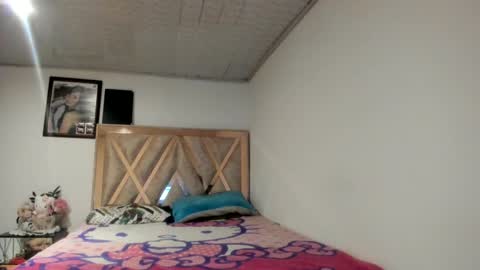 mia kaneee online show from 11-23-25, 11:59