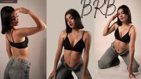 Mia online show from 09-17-25, 03:08