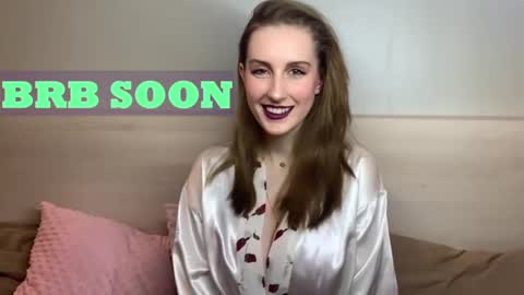 Mia online show from 01-31-25, 06:36