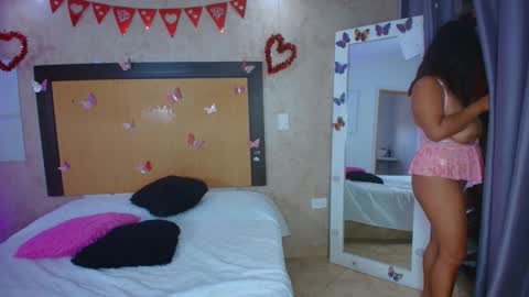 MIALOPEZ      .     Y      .      online show from 02-26-26, 09:25