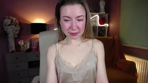 Mia online show from 01-25-25, 07:49