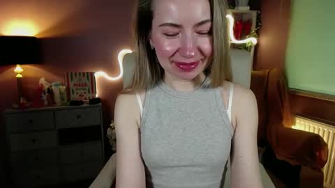 Mia online show from 02-23-25, 11:00