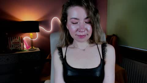 Mia online show from 12-05-25, 08:23