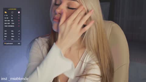 Snapshot of mia_milagros chatting on 12-02-24, 02:09 mia_milagros online show from 12-02-24, 02:09