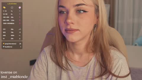 Snapshot of mia_milagros chatting on 01-15-25, 02:06 mia_milagros online show from 01-15-25, 02:06