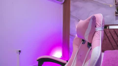 mia_naugthy4 online show from 02-23-26, 07:33