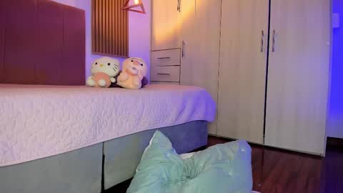 Mia Nevaeh - follow me online show from 11-20-25, 08:41