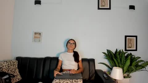 mia_petite72 online show from 11-16-25, 10:26