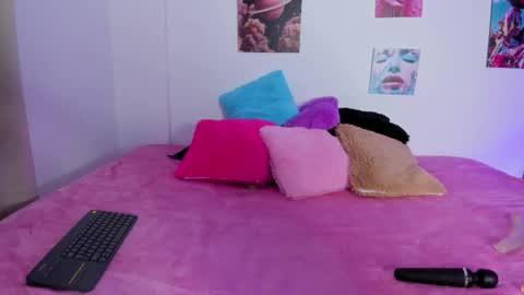 mia_purplee online show from 11-11-25, 03:17