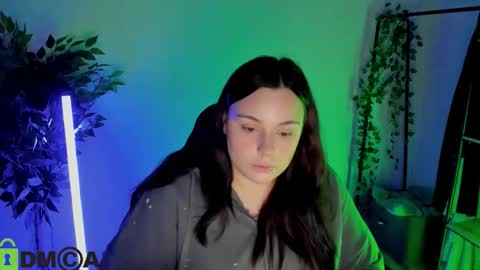 Mia online show from 02-18-26, 11:11