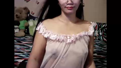 Snapshot of mia_rein chatting on 12-31-24, 10:15 mia_rein online show from 12-31-24, 10:15