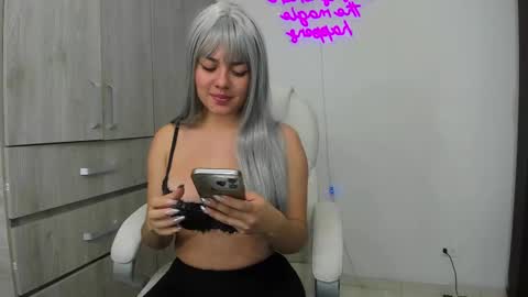 Snapshot of mia_rise chatting on 02-22-25, 03:23 Mia online show from 02-22-25, 03:23