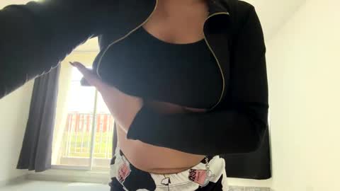 Mia Roux online show from 10-06-25, 06:38