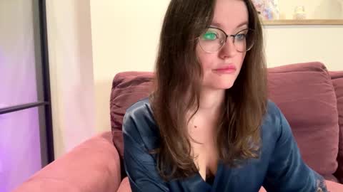 Snapshot of mia_shine_bright chatting on 09-17-25, 03:41 Mia online show from 09-17-25, 03:41