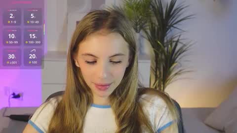 Mia online show from 11-12-25, 06:14