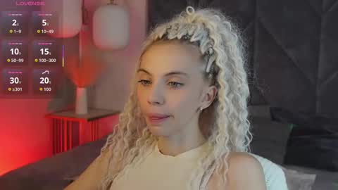 Mia online show from 01-13-26, 06:08