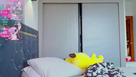 Mia online show from 03-09-25, 07:01